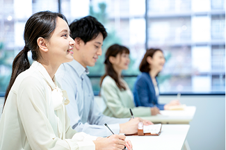 働きながら資格取得ができる！実務者研修を社内で実施！
